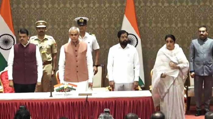 మహారాష్ట్ర ఉప ముఖ్యమంత్రిగా ప్రమాణస్వీకారం చేసిన సునేత్ర పవార్ మహారాష్ట్ర ఉప ముఖ్యమంత్రిగా ప్రమాణస్వీకారం చేసిన సునేత్ర పవార్