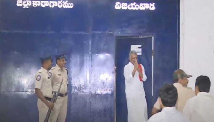 జైలు నుంచి విడుదల అయిన వైసీపీ మాజీ ఎమ్మెల్యే చెవిరెడ్డి భాస్కర్ రెడ్డి జైలు నుంచి విడుదల అయిన వైసీపీ మాజీ ఎమ్మెల్యే చెవిరెడ్డి భాస్కర్ రెడ్డి