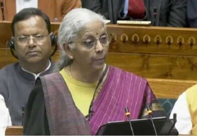 పార్లమెంట్‌లో 9వ సారి బడ్జెట్‌ ప్రవేశపెట్టిన ఆర్థిక శాఖ మంత్రి నిర్మలా సీతారామన్‌