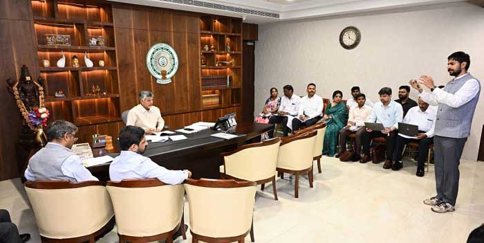 26 ఆట్రిబ్యూట్స్‌ తో ఫ్యామిలీ డేటాబేస్ రూపొందించాలి-ముఖ్యమంత్రి