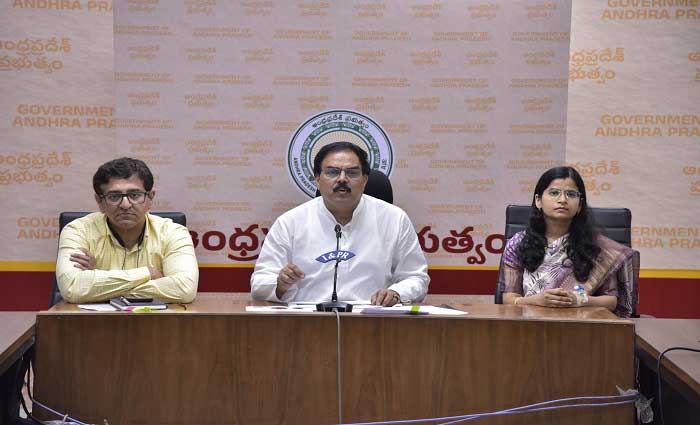 రాష్ట్రంలో గృహావసరాలకు ఎల్పీజీ గ్యాస్ కొరత లేదు-మంత్రి నాదెండ్ల మనోహర్ రాష్ట్రంలో గృహావసరాలకు ఎల్పీజీ గ్యాస్ కొరత లేదు-మంత్రి నాదెండ్ల మనోహర్