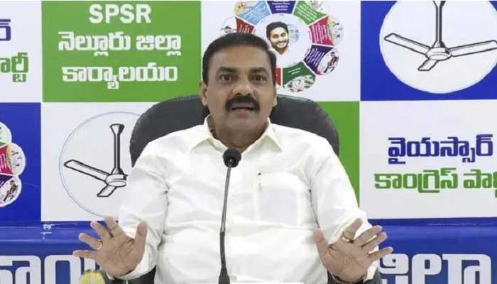 డ్రగ్స్ సేవిస్తూ తెలంగాణ పోలీసులకు రెడ్ హ్యాండెడ్గా దొరికిన టీడీపీ ఎం.పీని..కాకాణి డ్రగ్స్ సేవిస్తూ తెలంగాణ పోలీసులకు రెడ్ హ్యాండెడ్గా దొరికిన టీడీపీ ఎం.పీని..కాకాణి