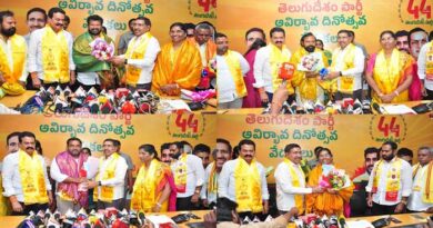 పార్టీ కోసం అహర్నిసలు కష్టపడిన కార్యకర్తలను సన్మానించిన మంత్రి నారాయణ