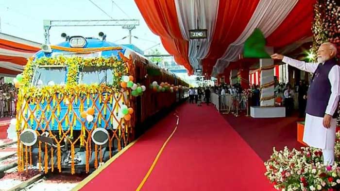 దేశంలో తొలి హైడ్రోజన్ రైలును హరియాణాలోని జింద్ స్టేషన్‌లో ప్రారంభించిన ప్రధాని మోదీ