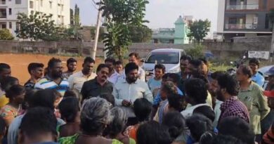 ఆక్రమిత స్థలంలో నిర్మించిన 6 ఇళ్లను తొలగించిన కార్పరేషన్ అధికారులు