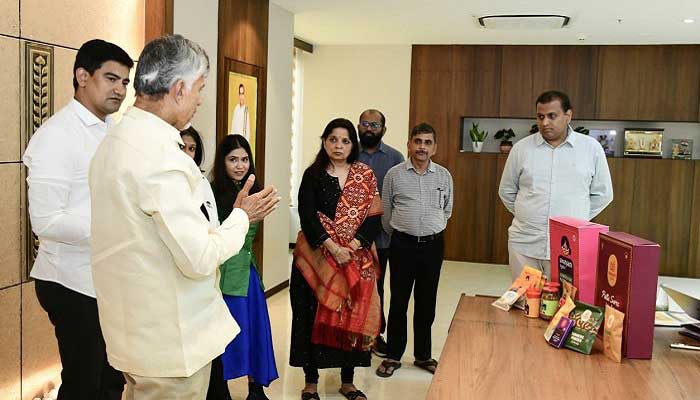 ”స్వయం” పేరుతో డ్వాక్రా ఉత్పత్తులకు బ్రాండింగ్-సీఎం చంద్రబాబు