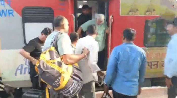 దేశంలో భారీ ఉగ్రదాడులకు కుట్ర-8 మంది అరెస్ట్