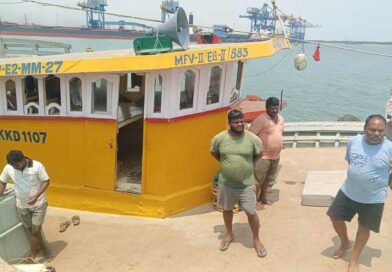 కృష్ణపట్నం పోర్టుకు చేరుకున్న హైస్పీడ్ బోటు