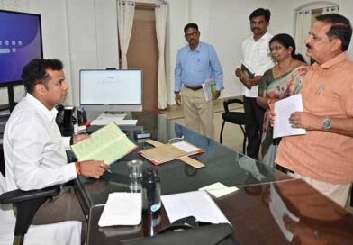 జిల్లాకు 9 పశు ఔషధి విక్రయ కేంద్రాలు మంజూరు-కలెక్టరు హిమాన్షు జిల్లాకు 9 పశు ఔషధి విక్రయ కేంద్రాలు మంజూరు-కలెక్టరు హిమాన్షు