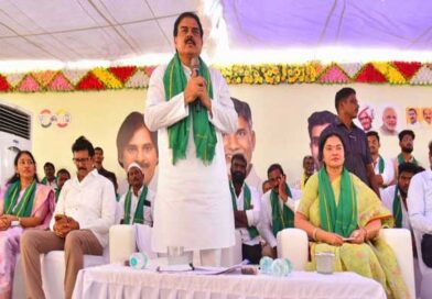 22 శాతం తేమ ఉన్నా ధాన్యం తీసుకునేలా ఆదేశాలిస్తాం-మంత్రి మనోహర్ 22 శాతం తేమ ఉన్నా ధాన్యం తీసుకునేలా ఆదేశాలిస్తాం-మంత్రి మనోహర్