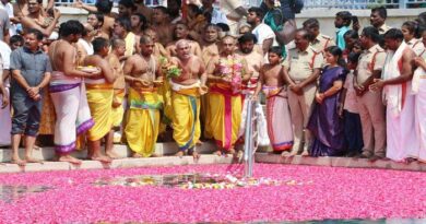 వైభవంగా ఒంటిమిట్ట శ్రీ కోదండరాముడి చక్రస్నానం