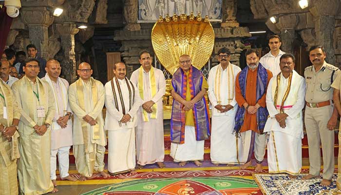 శ్రీవారిని దర్శించుకున్న భారత ఉప రాష్ట్రపతి సి.పి. రాధాకృష్ణన్