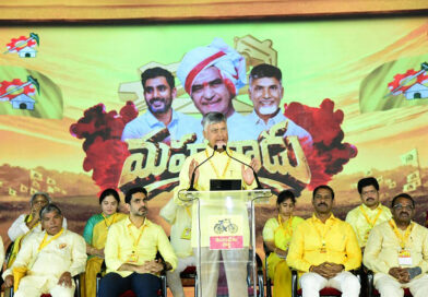 రక్తచరిత్ర రాసేవాళ్లు స్వర్ణాంధ్ర చరిత్ర రాయలేరు-ముఖ్యమంత్రి చంద్రబాబు