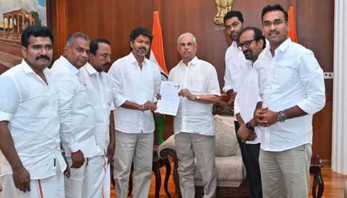 118 మంది ఎమ్మెల్యేల మ‌ద్ద‌తు లేఖ‌ల‌ను స‌మ‌ర్పించాలి-గ‌వ‌ర్న‌ర్‌