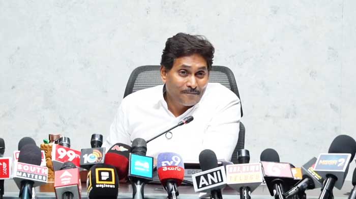 రాష్ట్రంలో ఎవరిది గొడ్డలి పార్టీ? ఎవరివి హత్యా రాజకీయాలు, గన్ కల్చర్లు ?-మాజీ సీ.ఎం జగన్
