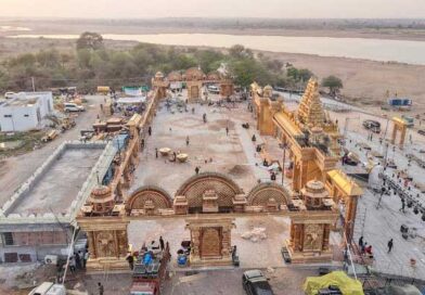 సరస్వతీ అంత్య పుష్కరాల ప్రారంభం-కంచి స్వామీ శ్రీ విజయేంద్ర సరస్వతీ తొలి పుష్కర స్నానం