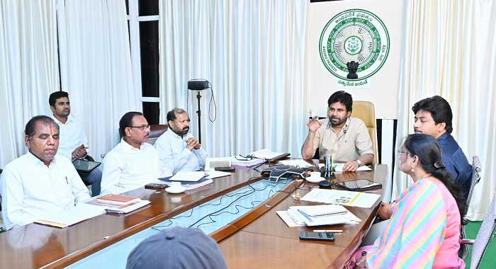 సామాన్యులే పన్నులు కడుతున్నప్పుడు.. సంస్థలు ఎగవేస్తే ఎలా? ఉప ముఖ్యమంత్రి