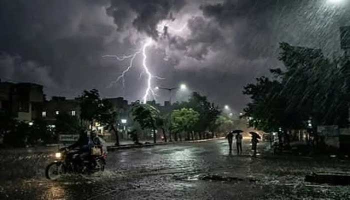 ఆదివారం పిడుగులతో పాటు తేలికపాటి వర్షాలకు అవకాశం