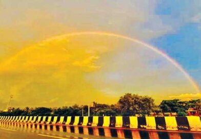 ద్రోణి ప్రభావంతో బుధవారం రాష్ట్రంలో పలుచోట్ల భారీవర్షాలు కురిసే అవకాశం