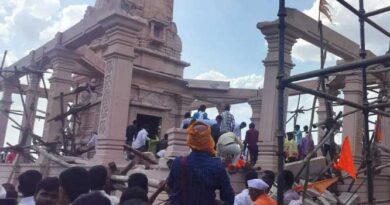 నిర్మాణంలో ఉన్న ఆలయం సభా మండపం కూలి పోవడంతో ఆరుగురు మృతి