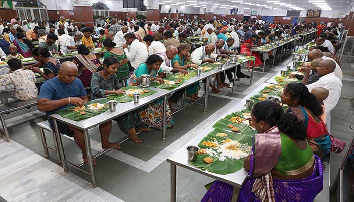 భక్తుల పాలిట ”అక్షయ పాత్ర” టీటీడీ నిత్యాన్నదాన కార్యక్రమం 