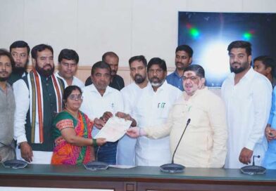 తహశీల్దార్, మీ సేవా కేంద్రాల్లో ఫ్యామిలీ సర్టిఫికెట్-ఉప ముఖ్యమంత్రి భట్టి విక్రమార్క తహశీల్దార్, మీ సేవా కేంద్రాల్లో ఫ్యామిలీ సర్టిఫికెట్-ఉప ముఖ్యమంత్రి భట్టి విక్రమార్క