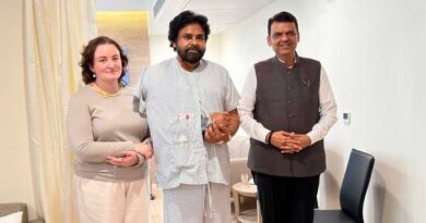 పవన్ కళ్యాణ్ ని పరామర్శించిన ముఖ్యమంత్రి దేవేంద్ర ఫడ్నవీస్
