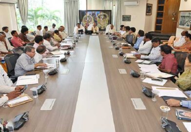 శ్రీవారి బ్రహ్మోత్సవాలపై సమీక్ష-నిర్దేశిత సమయంలోపు ఏర్పాట్లు పూర్తి చేయాలి ఆదనపు ఈవో