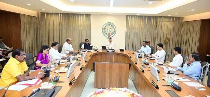 రాష్ట్ర సమగ్ర అభివృద్ధిపై 32 ఆజెండా అంశాలతో సీ.ఎం చంద్రబాబు అధ్యక్ష్తతన కేబినేట్ సమావేశం
