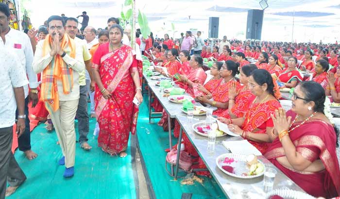 నెల్లూరులో ఘనంగా చండీ హోమం.. పాల్గొన్న మంత్రి నారాయణ