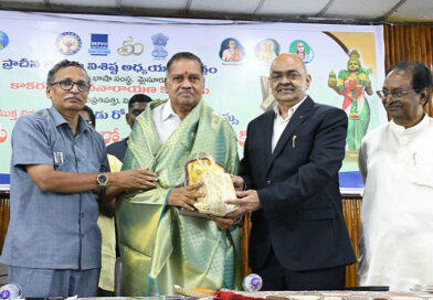 ఆకాశాన్ని చూసి వర్షం వస్తుందో రాదో కచ్చితంగా చెప్పే ఖగోళ విజ్ఞానం మన సాహిత్యంలో ఉంది-బుద్దప్రసాద్ ఆకాశాన్ని చూసి వర్షం వస్తుందో రాదో కచ్చితంగా చెప్పే ఖగోళ విజ్ఞానం మన సాహిత్యంలో ఉంది-బుద్దప్రసాద్