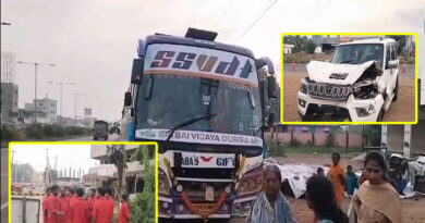 రోడ్డు దాటుతున్న నలుగురు భవానీలను ఢీకొట్టిన స్కార్పియో వాహనం-నాలుగురు మృతి