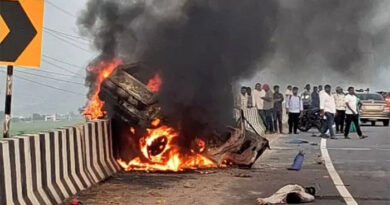 విజయవాడ వెస్ట్‌ బైపాస్‌లో అగ్ని ప్రమాదంలో దగ్దం అయిన EV కారు-నాలుగురు మృతి