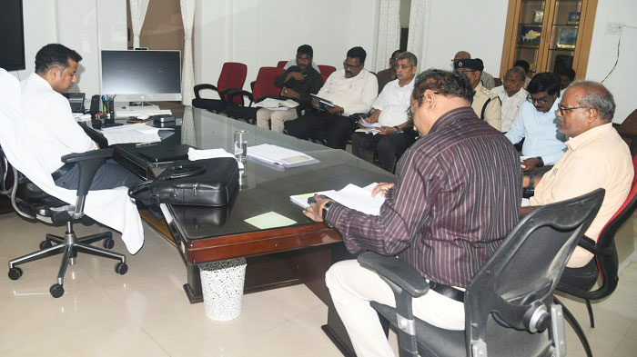 ఇసుక లభ్యతను పెంచేందుకు మరో రెండు కొత్త ఇసుక రీచులకు అనుమతి-కలెక్టర్ హిమాన్షు శుక్లా