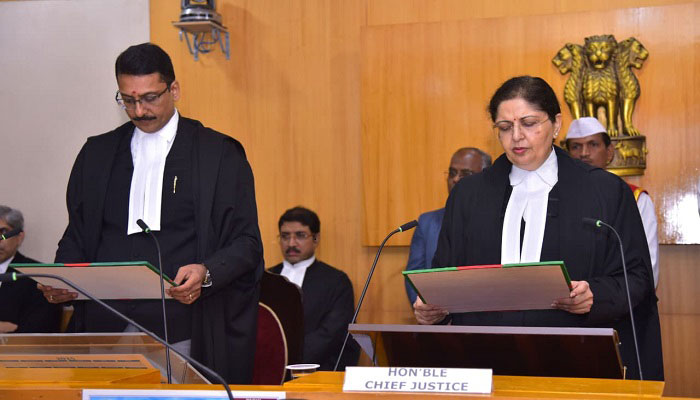 ఏపి హై కోర్టు శాశ్వత న్యాయమూర్తులుగా ఐదుగురు జడ్జిలు బాధ్యతల స్వీకరణ ఏపి హై కోర్టు శాశ్వత న్యాయమూర్తులుగా ఐదుగురు జడ్జిలు బాధ్యతల స్వీకరణ