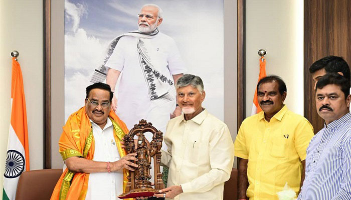 కేంద్ర జల్ శక్తి మంత్రి సీఆర్ పాటిల్ తో సీఎం చంద్రబాబు సమావేశం