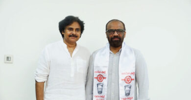 జనసేన పార్టీలో చేరిన వంగవీటి రాధాకృష్ణ జనసేన పార్టీలో చేరిన వంగవీటి రాధాకృష్ణ