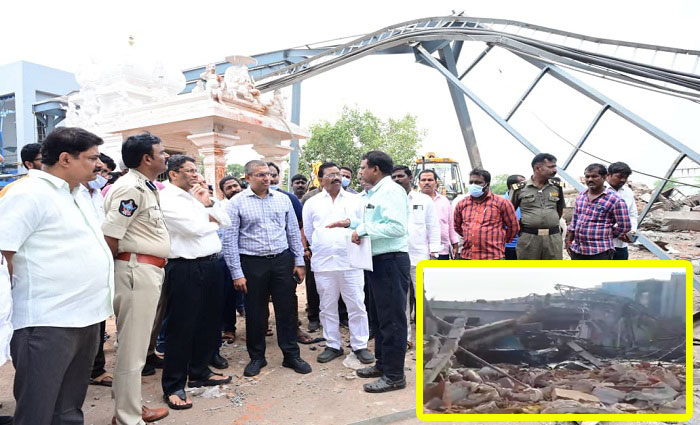 శ్రీసిటీలోని ‘టాబ్లెట్స్ ఇండియా లిమిటెడ్’లో బాయిలర్ పేలుడు-ఐదుగురు మృతి-కలెక్టర్ వెంకటేశ్వర్ శ్రీసిటీలోని ‘టాబ్లెట్స్ ఇండియా లిమిటెడ్’లో బాయిలర్ పేలుడు-ఐదుగురు మృతి-కలెక్టర్ వెంకటేశ్వర్